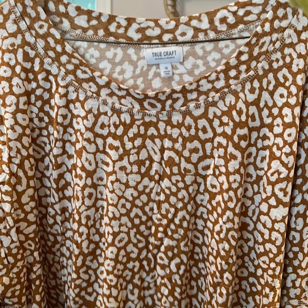 True Craft Gold Cheetah Print Long Sleeve